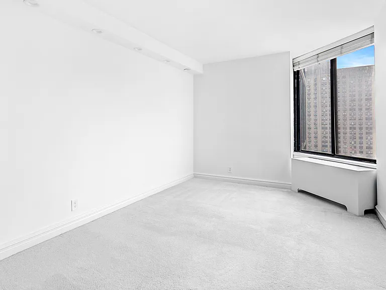 300 E 93rd St #20AF — Photo 7
