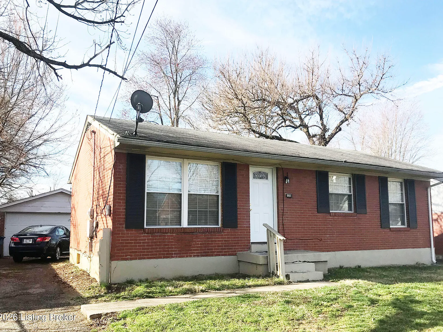 3 bed, 1.0 bath, 1025 sqft, $1,850 — Photo 1