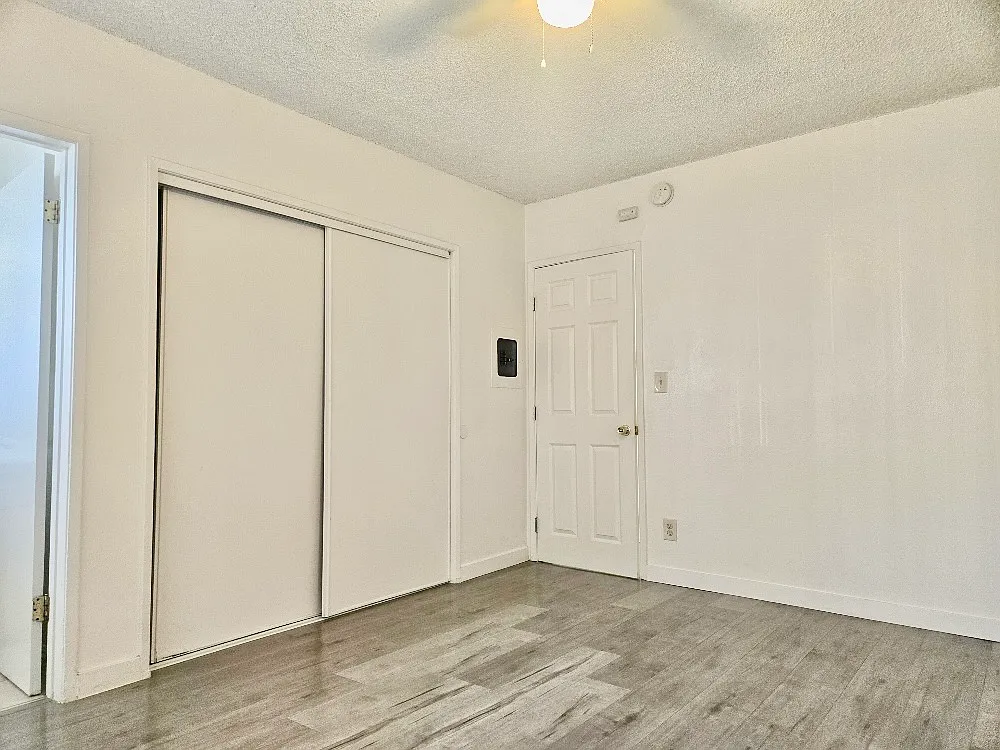 Building Photo - 13418 Vanowen St #1