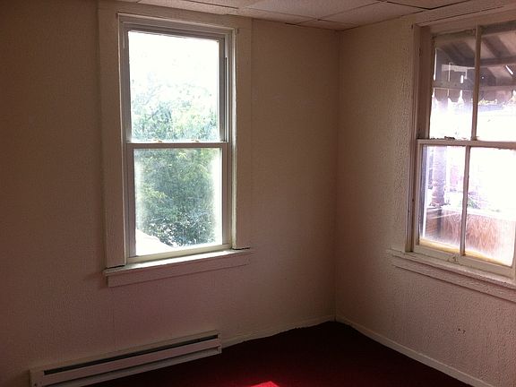 5th image of 257 4th St APT 3