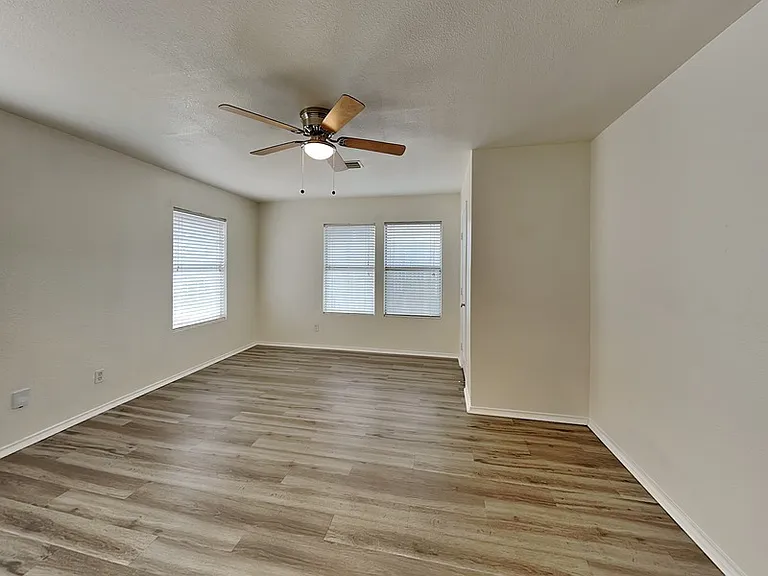 2911 Ryan Ave — Photo 10