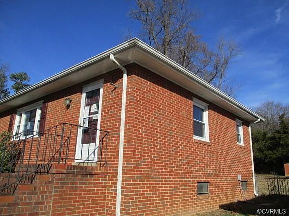2nd image of 3205 Opal Ave