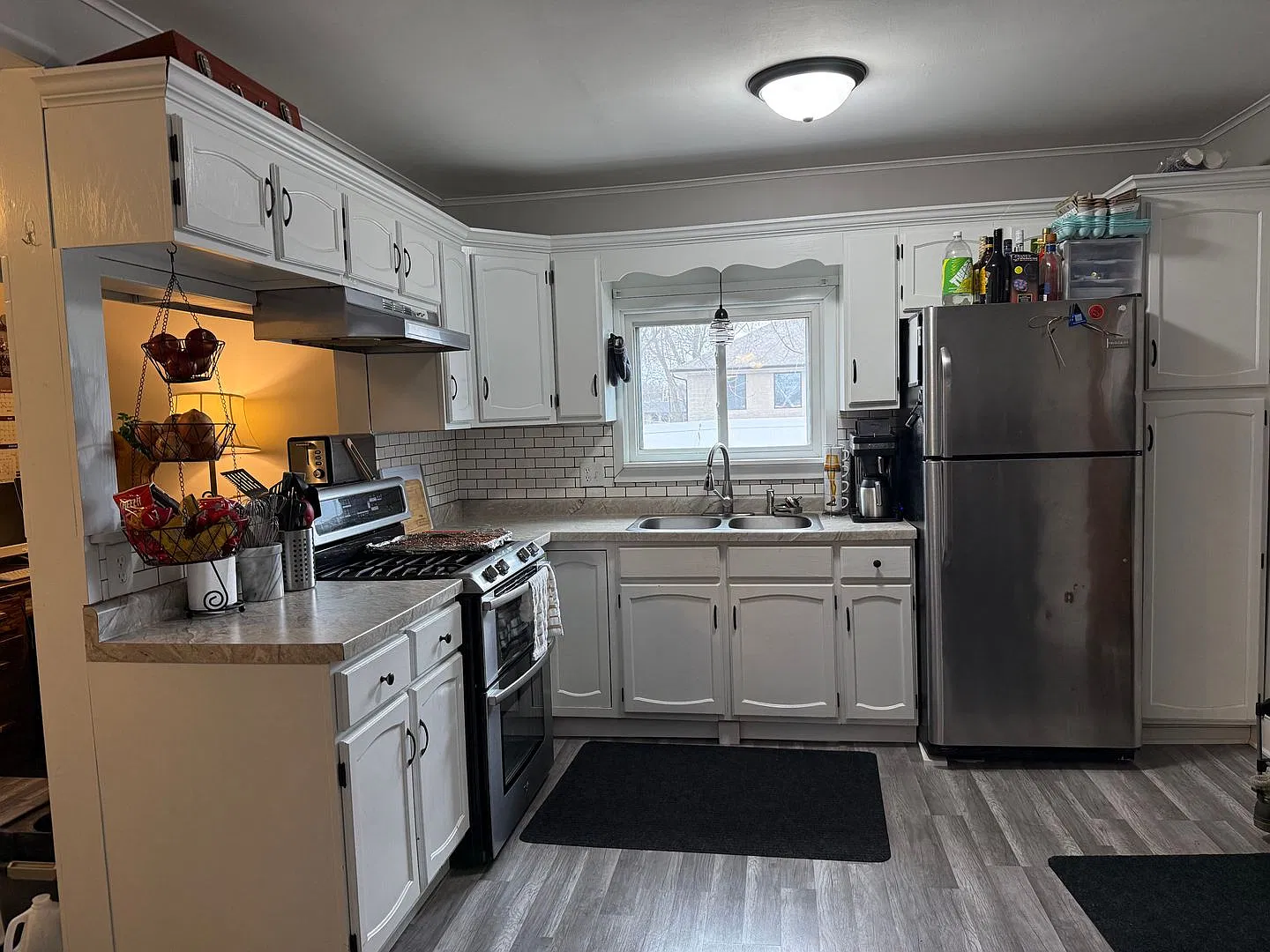 Charming Character Home with Screened Porch & Main Floor Laundry in North Branch — Photo 3