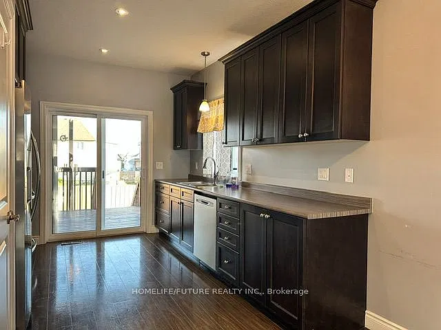 3 bed, $2,600 — Photo 2