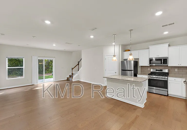 260 Abington St — Photo 4