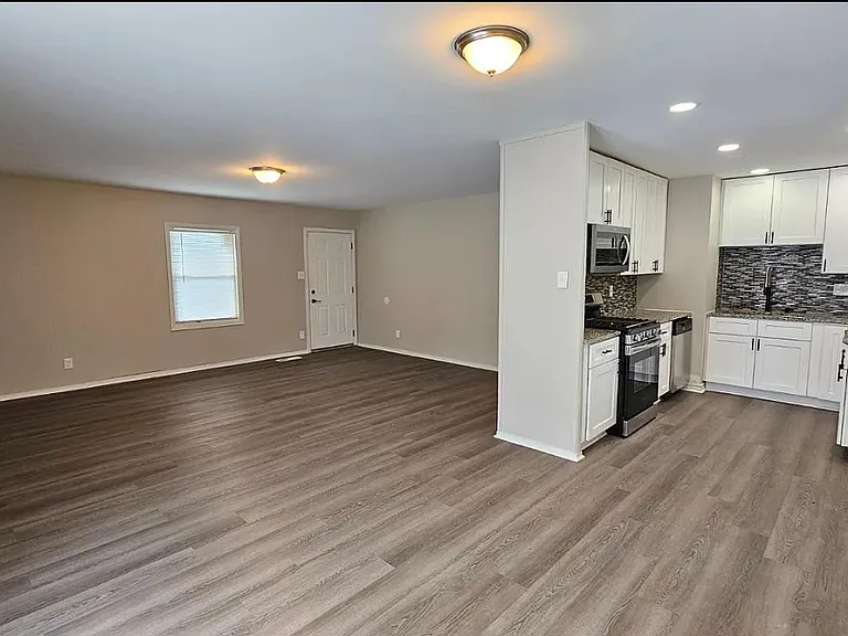 6334 Rhode Island Ave — Photo 2