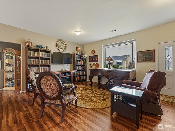 3rd image of 405 Offner Road