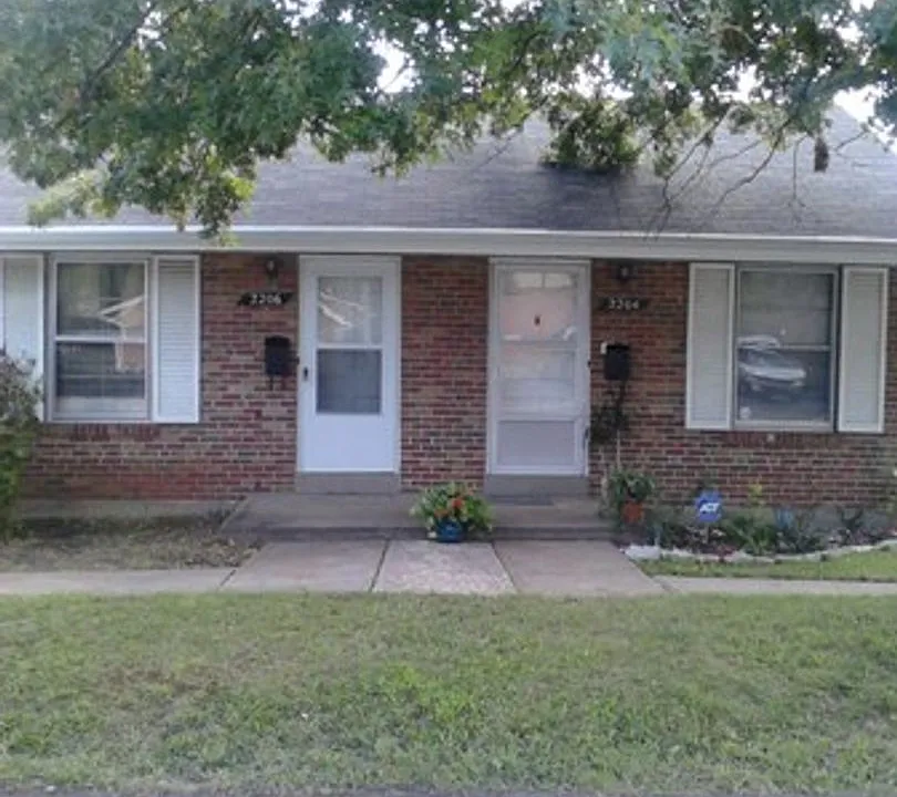 2206 Woodson Rd