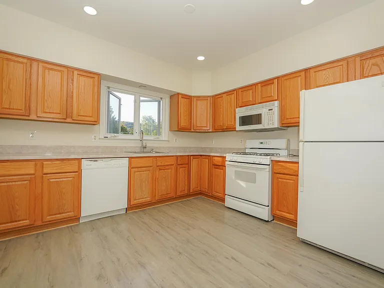 Spacious kitchen