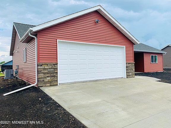 2nd image of 311 Vigen Ln