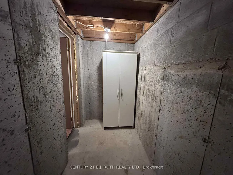 22 Mapleton Ave #LOWER — Photo 18