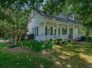 2552 Tom Dr, Slaughter, LA 70777
