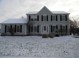 899 Brookfield Dr, Aurora, OH 44202