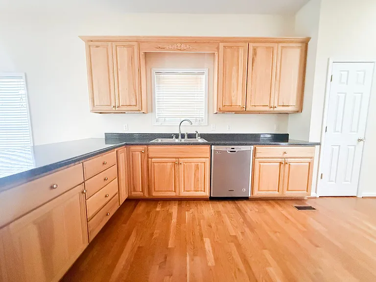 4565 Twin Creeks Dr — Photo 11