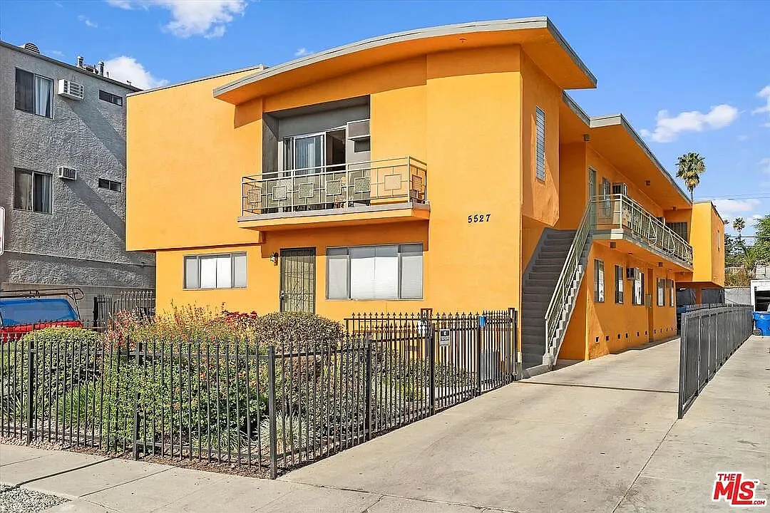 2 bed, 1100 sqft, $2,750 — Photo 1