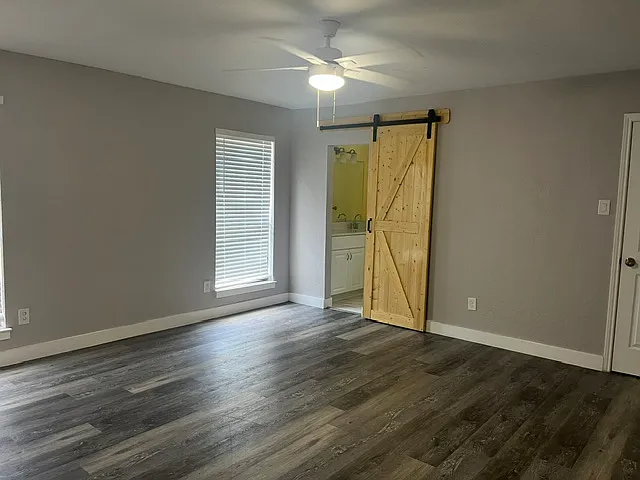 2309 Lancaster Dr — Photo 8