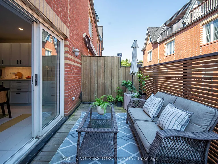 8 Old Trillium Ln — Photo 10
