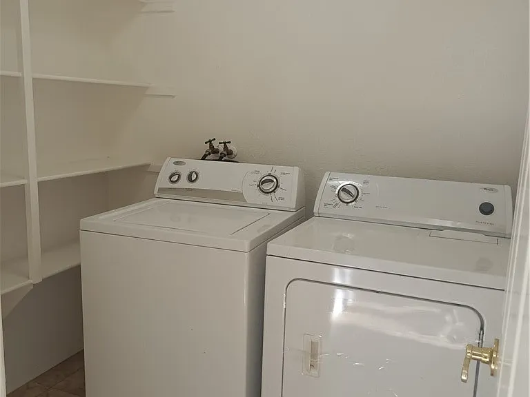 1250 E Bourbon St #4 — Photo 9