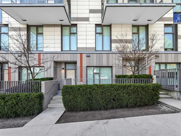8111 Chester St, Vancouver, BC V5X 3Y5