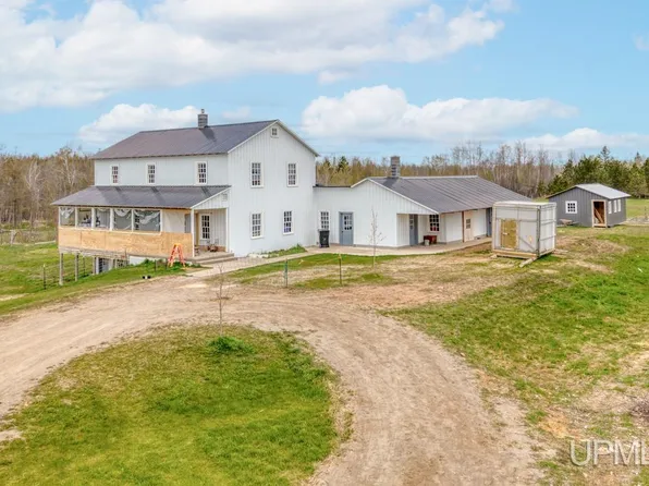 3624 21st Rd, Gladstone, MI 49837