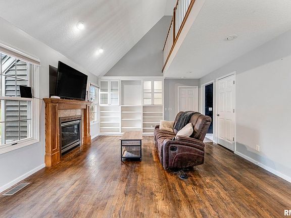 4th image of 4928 Main Ct