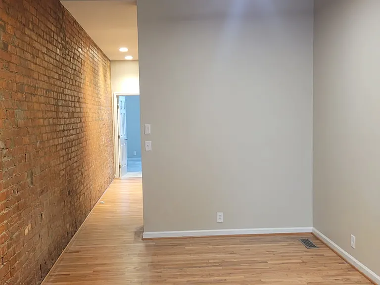 437 Clark St #437A — Photo 3