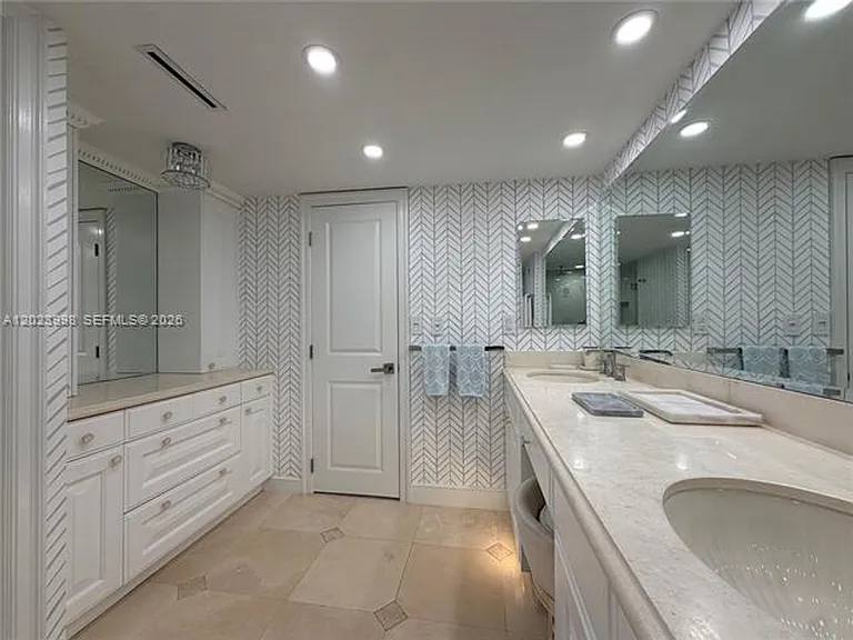 1111 Crandon Blvd #B1105 — Photo 27