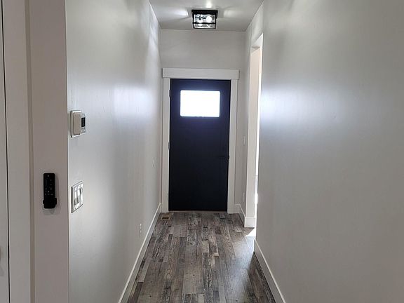 4th image of 707 & 709 Cheri Ct