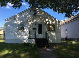 1206 N 16th St, Escanaba, MI 49829