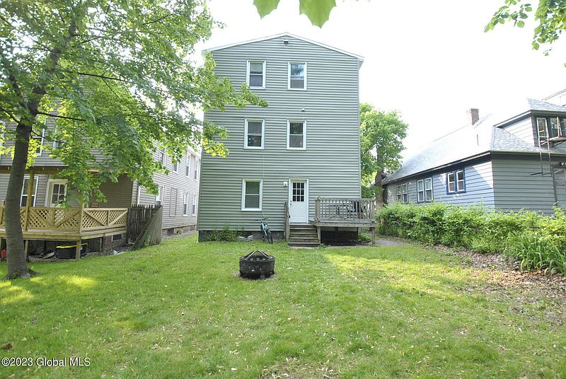 3rd image of 146 Ford Avenue