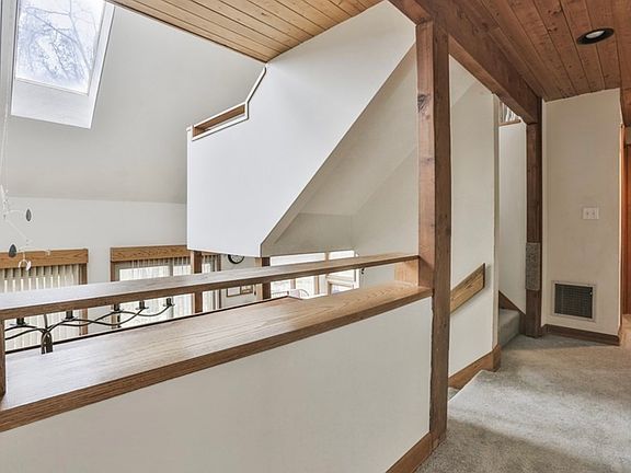 3rd image of 250 Stow Rd
