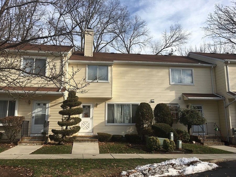 2nd image of 27 Westbrook Ct