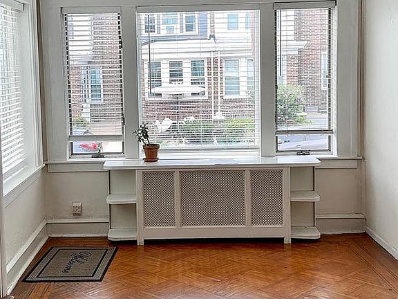 3rd image of 653 Gerhard St