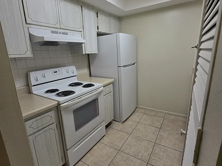 145 Pinellas Way N #7 — Photo 8