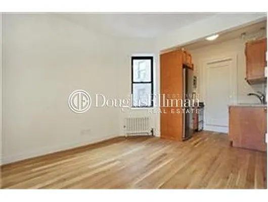 Rented by Douglas Elliman | media 7