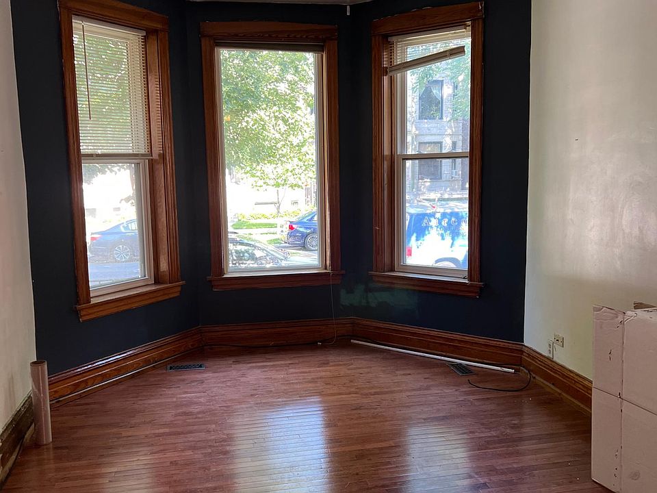 1st image of 2624 N Francisco Ave #1