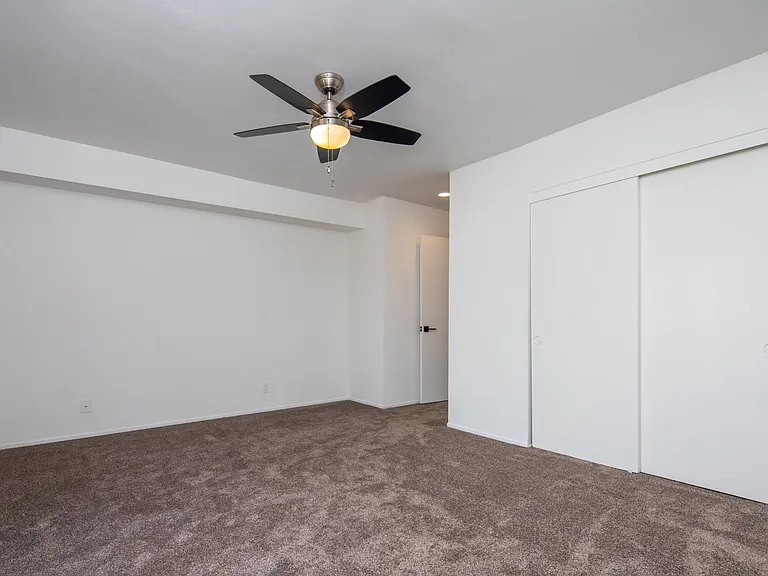 Gorgeous huge units in premier location! ASK ABOUT OUR MOVE-IN SPECIALS!! — Photo 46