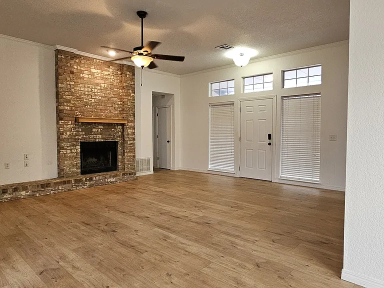 1812 Pebble Creek Blvd — Photo 8