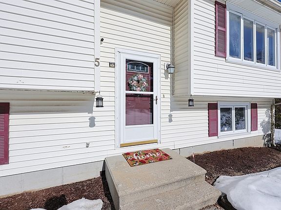 3rd image of 5 Sidney Rd