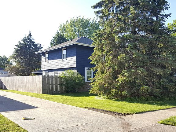 4th image of 2203 Camelot Ct