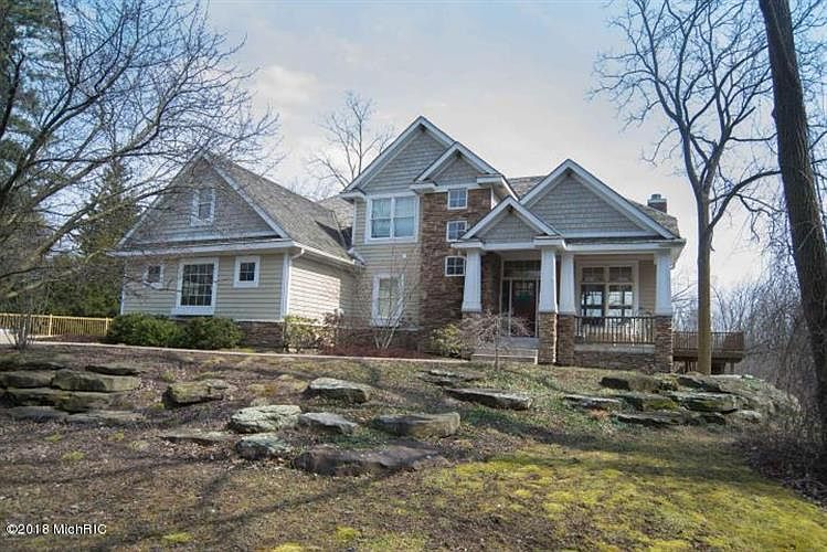 1st image of 280 Lakeside Dr SE