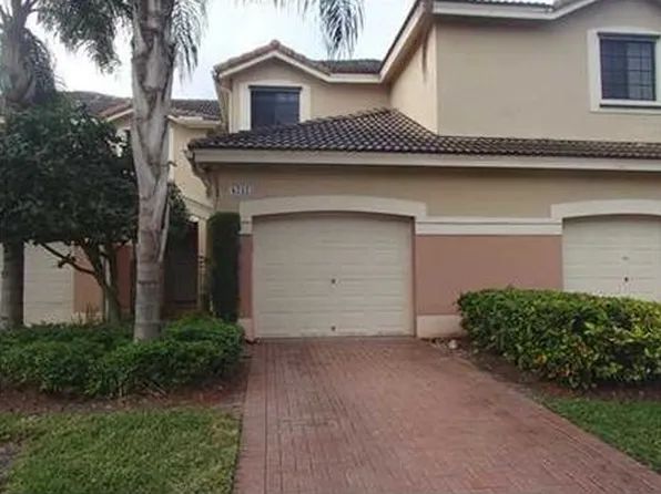 4232 Vineyard Cir, Weston, FL 33332