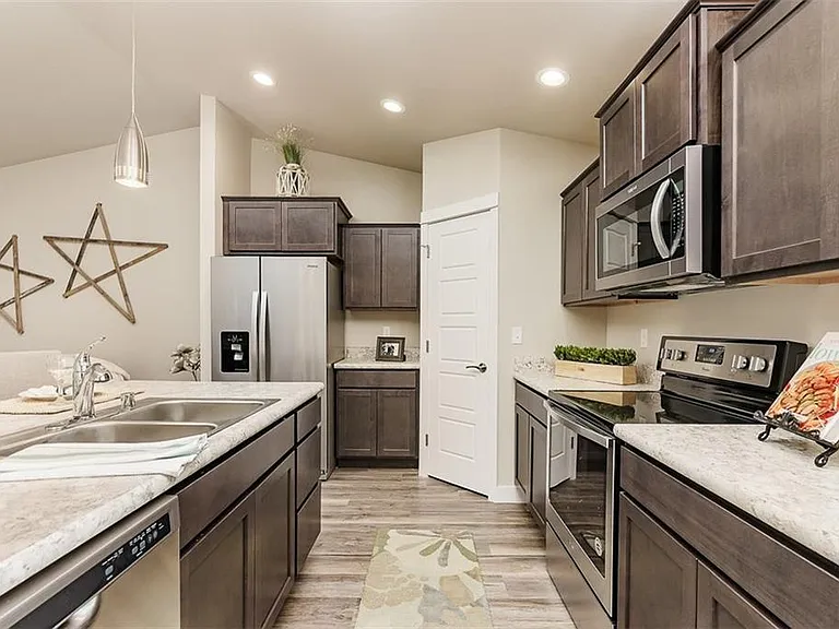 2321 Gleneagles Blvd #1 — Photo 6