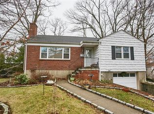 126 Sun Haven Dr, New Rochelle, NY 10801