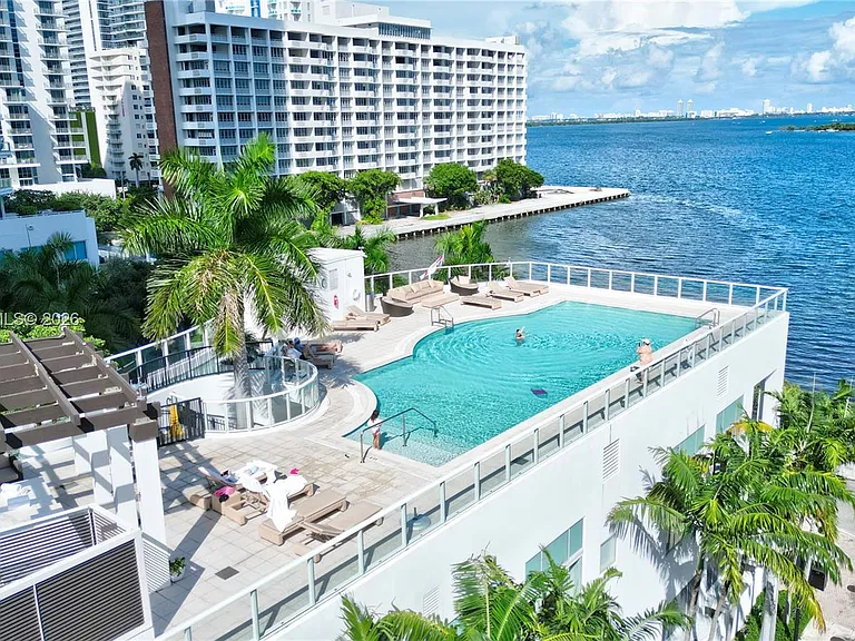 2020 N Bayshore Dr #1905 — Photo 14