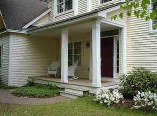 6 Bluebird Ct, Saratoga Springs, NY 12866