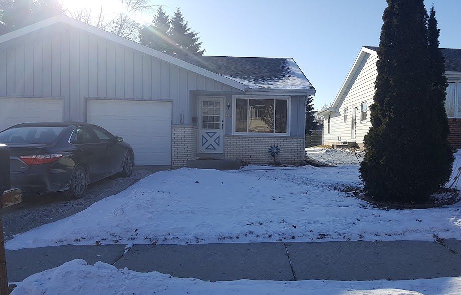 Outside 2331 Carmen Ave