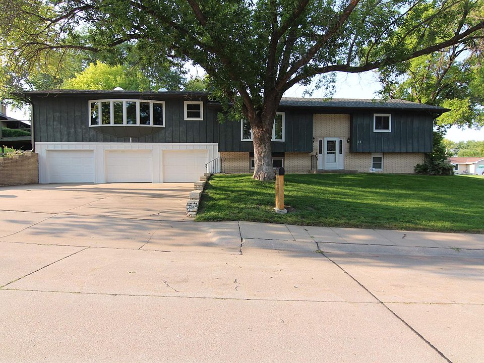 1st image of 14 Sioux Ln