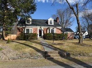 1936 Regent St, Niskayuna, NY 12309