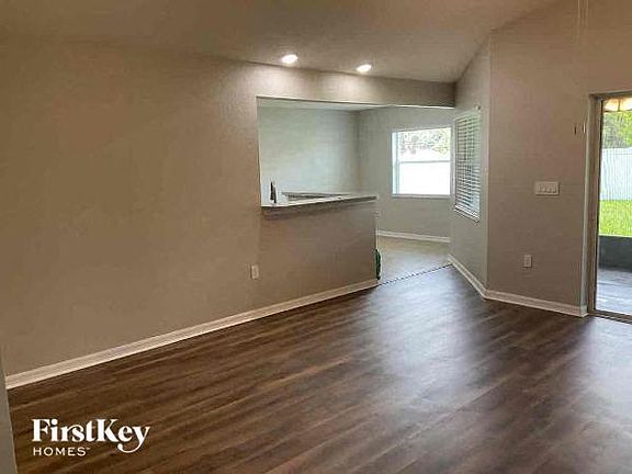 2nd image of 706 Vineyard Reserve Ct